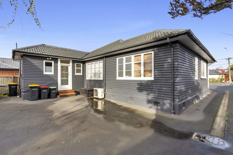 Photo of property in 1/128 Wilsons Road, Saint Martins, Christchurch, 8022