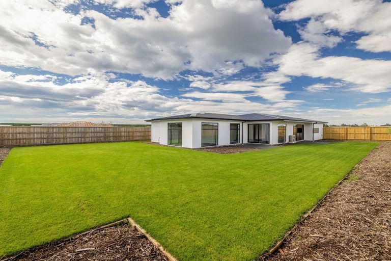 Photo of property in 29 Plover Avenue, Amberley, 7410