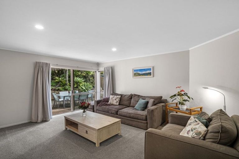 Photo of property in 46 Unsworth Drive, Unsworth Heights, Auckland, 0632