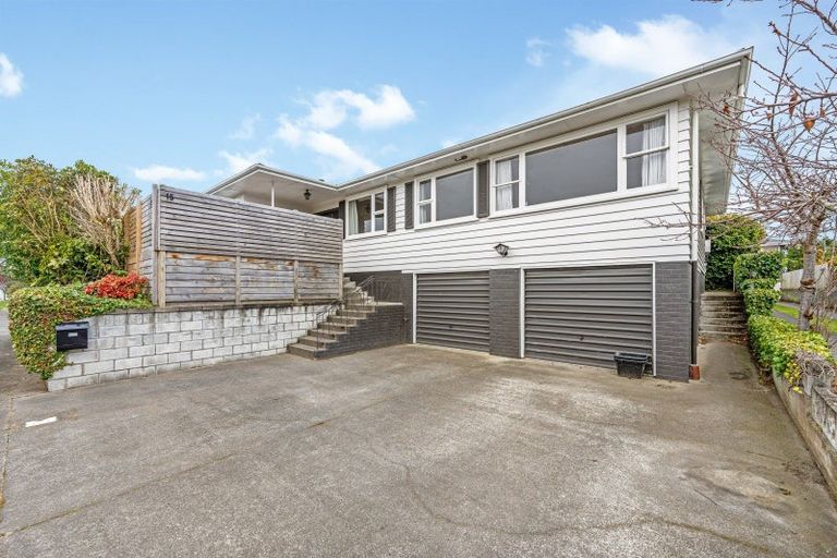 Photo of property in 15 Swansea Street, Hokowhitu, Palmerston North, 4410