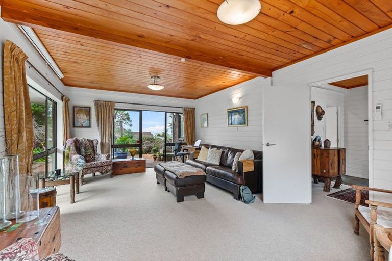 Photo of property in 27 Cherub Place, West Harbour, Auckland, 0618