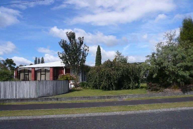 Photo of property in 35 Berkley Avenue, Hillcrest, Hamilton, 3216