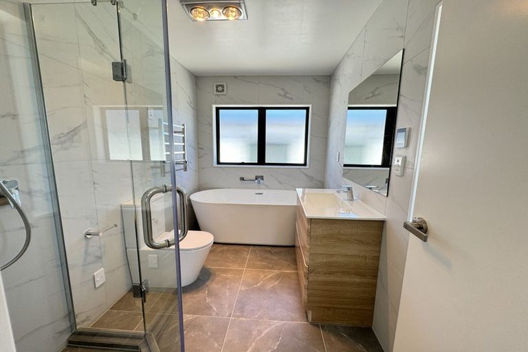 Photo of property in 22c Toru Street, Te Atatu Peninsula, Auckland, 0610