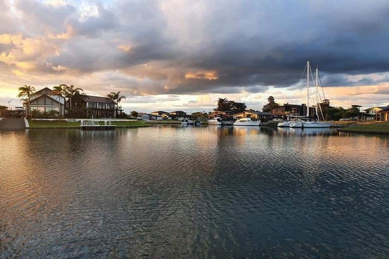 Photo of property in 4 Cordyline Way, One Tree Point, 0118