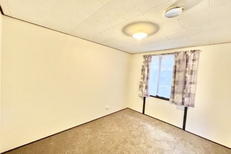 Photo of property in 2/26a Woodglen Road, Glen Eden, Auckland, 0602