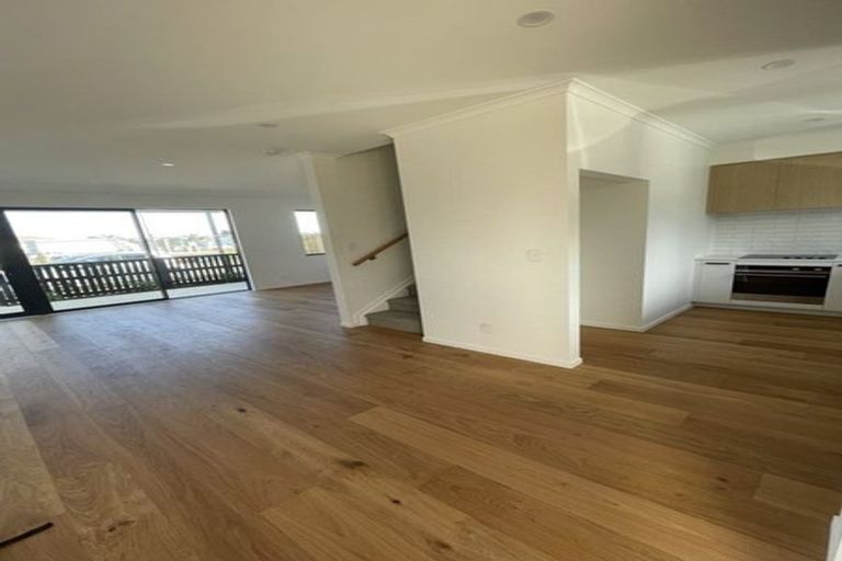 Photo of property in 18 Waipuhinui Way, Wiri, Auckland, 2104