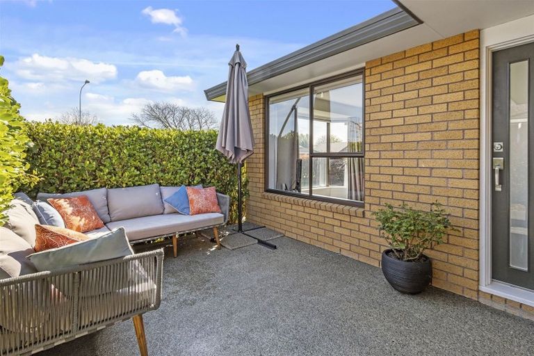 Photo of property in 20 Lowry Avenue, Redwood, Christchurch, 8051