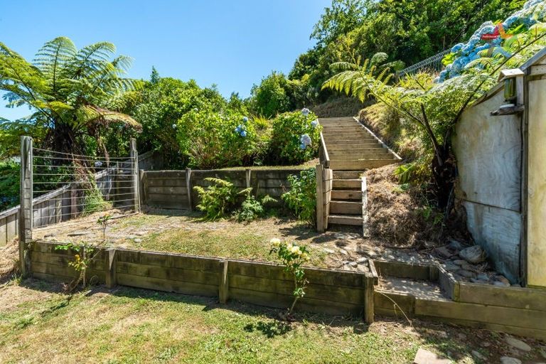 Photo of property in 13 Barberry Grove, Maungaraki, Lower Hutt, 5010