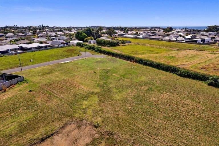 Photo of property in 16 Roka Street, Bell Block, New Plymouth, 4312