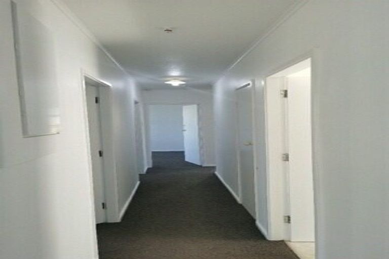 Photo of property in 8 Nutsey Avenue, Northcote, Auckland, 0627