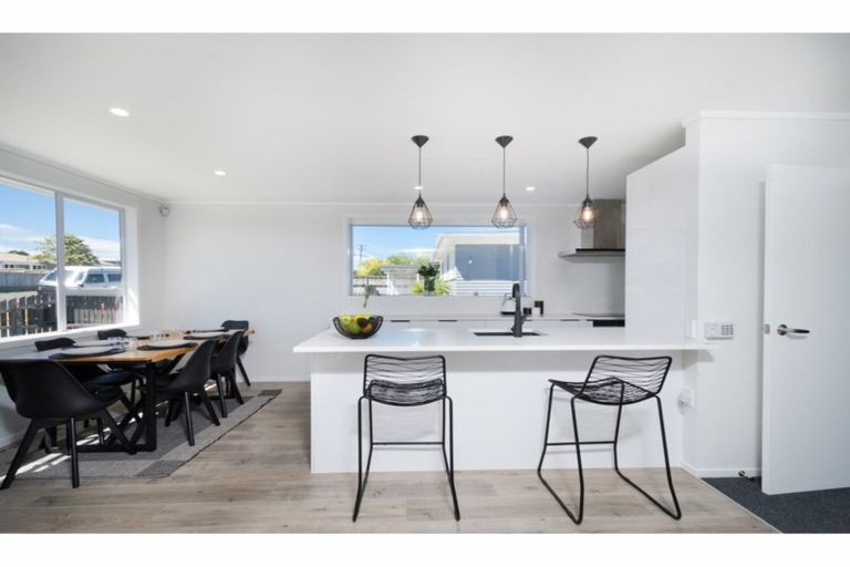 Photo of property in 16 Tapu Road, Huapai, Kumeu, 0810