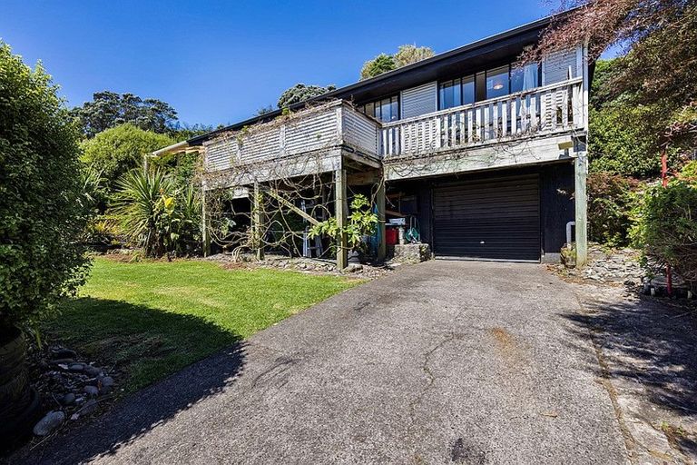 Photo of property in 3 Ward Place, Marfell, New Plymouth, 4310