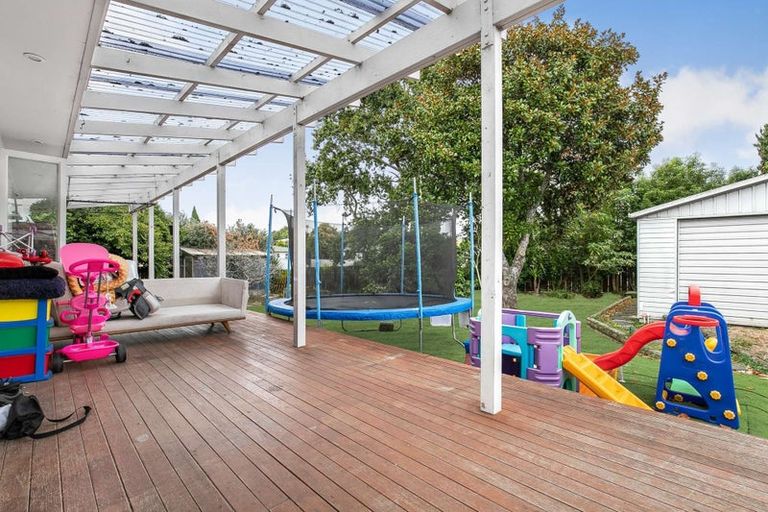 Photo of property in 3 Albertson Place, Manurewa, Auckland, 2102