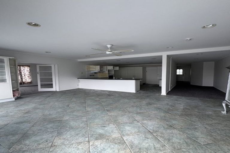 Photo of property in 1/127 Bucklands Beach Road, Bucklands Beach, Auckland, 2012