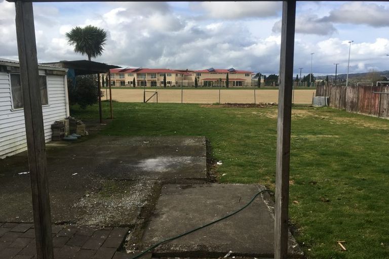 Photo of property in 44 Arimu Road, Papakura, 2110