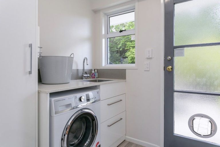 Photo of property in 26 Tremaine Avenue, Two Mile Bay, Taupo, 3330