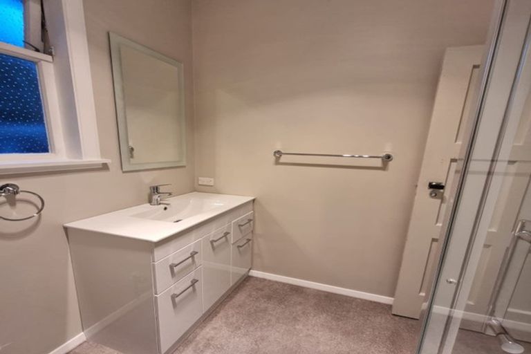 Photo of property in 512 Featherston Street, Roslyn, Palmerston North, 4414