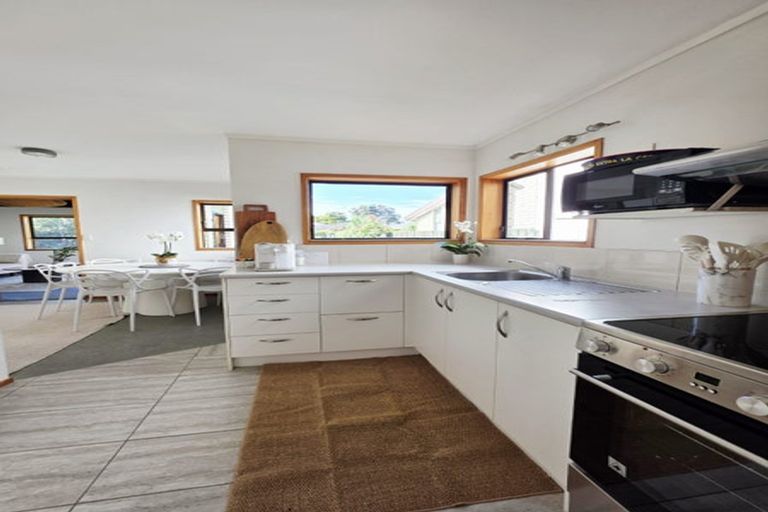 Photo of property in 73b Centreway Road, Orewa, 0931