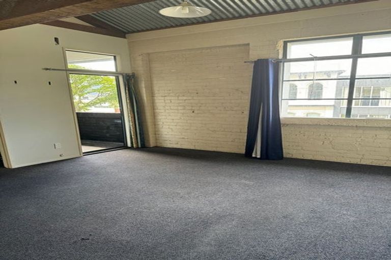 Photo of property in 8 Vogel Street, Dunedin Central, Dunedin, 9016