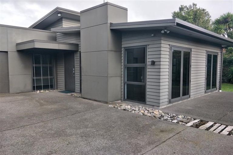 Photo of property in 82d Brooklands Road, Brooklands, New Plymouth, 4310