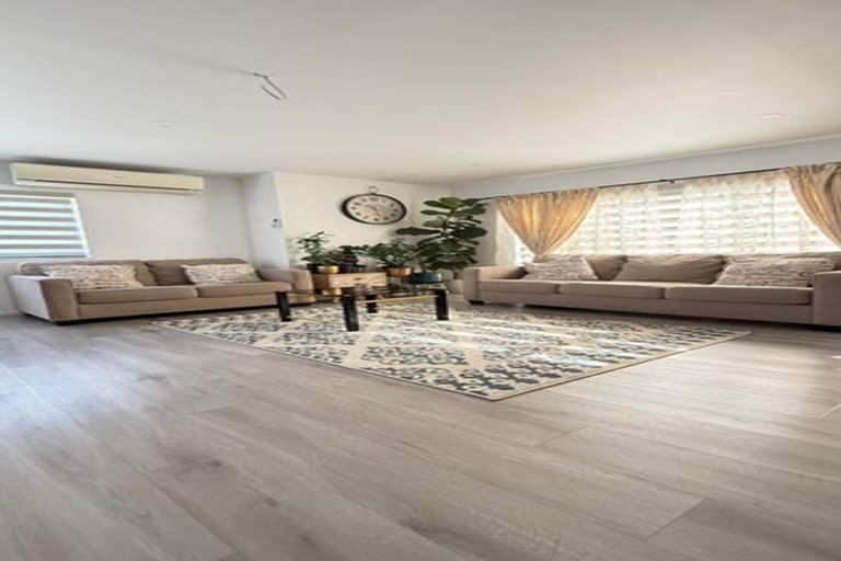 Photo of property in 45 Black Beech Crescent, Takanini, 2110