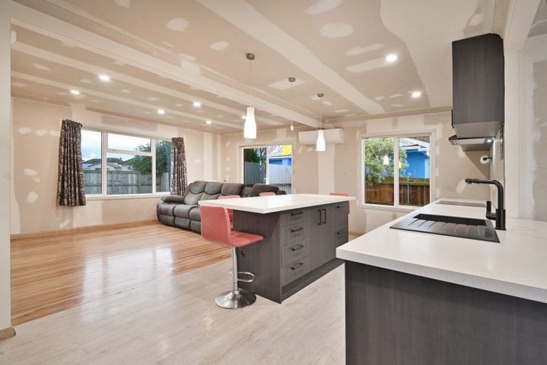 Photo of property in 16 Hillary Crescent, Maraenui, Napier, 4110