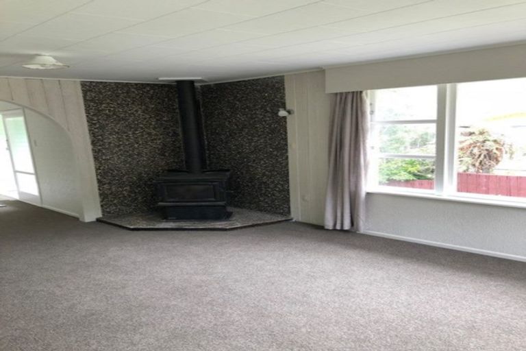 Photo of property in 7 Reid Road, Wainuiomata, Lower Hutt, 5014