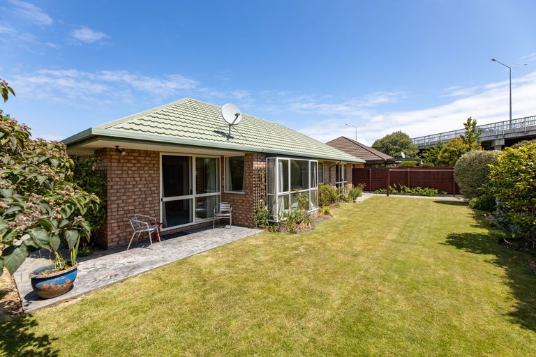 Photo of property in 3 Farquhars Road, Redwood, Christchurch, 8051