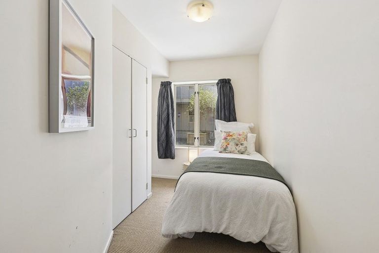Photo of property in Luxford Villas, 114/72 Herald Street, Berhampore, Wellington, 6023
