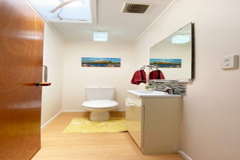 Photo of property in 33 Dianne Louise Drive, Half Moon Bay, Auckland, 2012