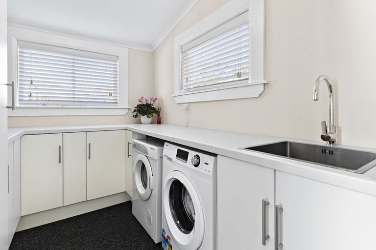 Photo of property in 10 Kuratawhiti Street, Greytown, 5712