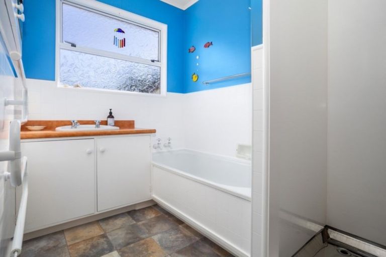 Photo of property in 55 Saint Johns Terrace, Tawa, Wellington, 5028