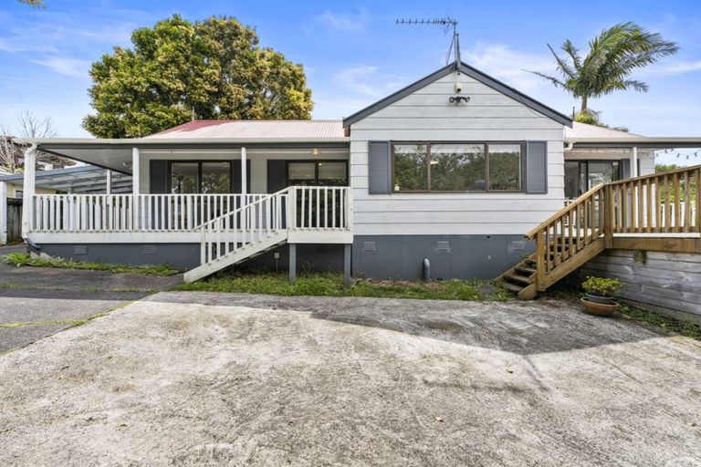 Photo of property in 65 Reynella Drive, Massey, Auckland, 0614