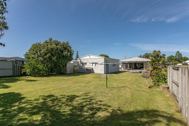 Photo of property in 102 Riverview Road, Whangamata, 3620