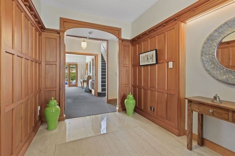 Photo of property in 1 Bradnor Road, Fendalton, Christchurch, 8052