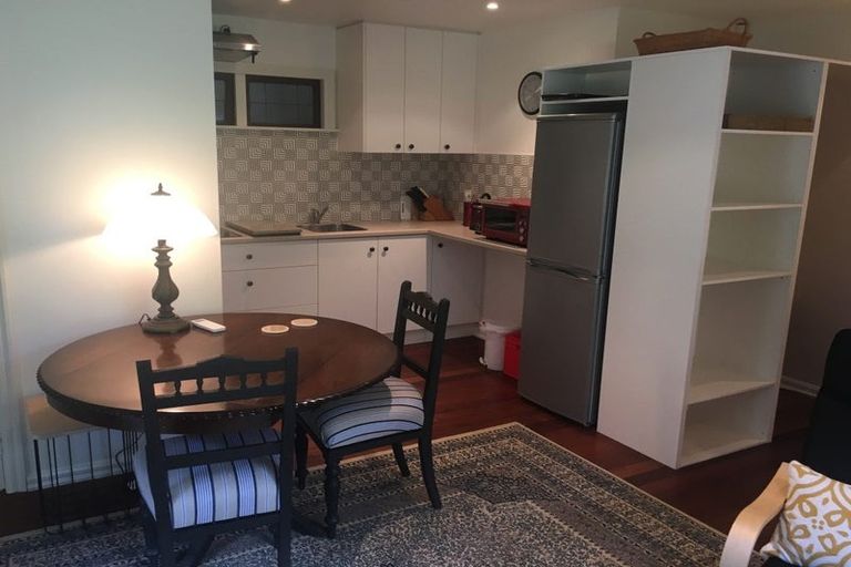 Photo of property in 56 Holloway Road, Aro Valley, Wellington, 6021