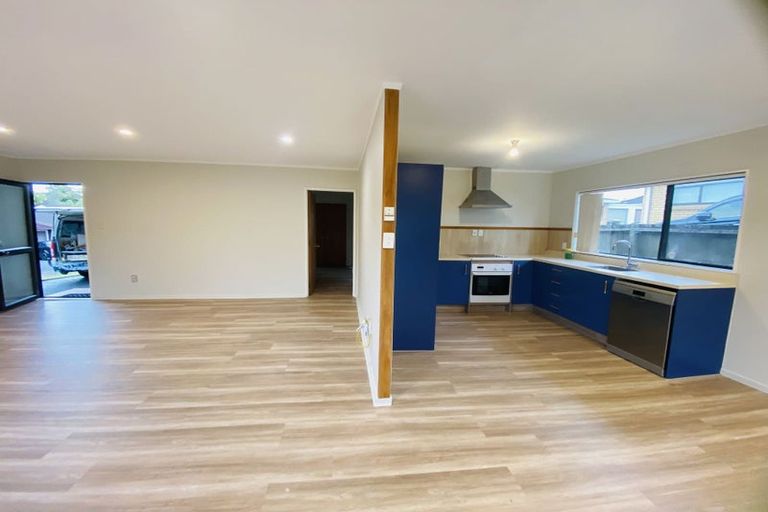 Photo of property in 9/116 Titirangi Road, New Lynn, Auckland, 0600