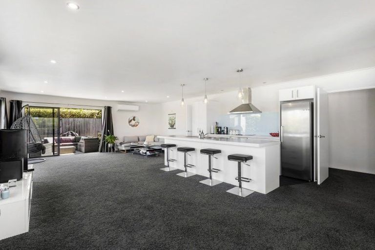 Photo of property in 32a Bath Street, Brighton, Dunedin, 9035