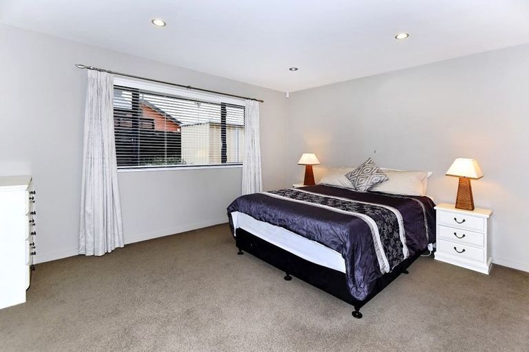 Photo of property in 3 Woodhaven Place, Parklands, Christchurch, 8083