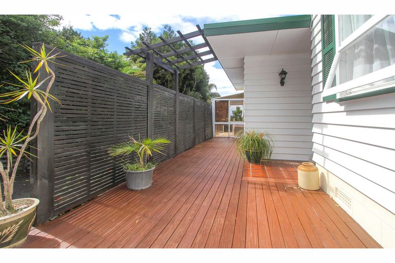 Photo of property in 1/19 Mcdowell Crescent, Hillcrest, Auckland, 0627