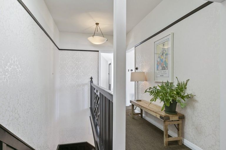 Photo of property in 323 The Terrace, Te Aro, Wellington, 6011