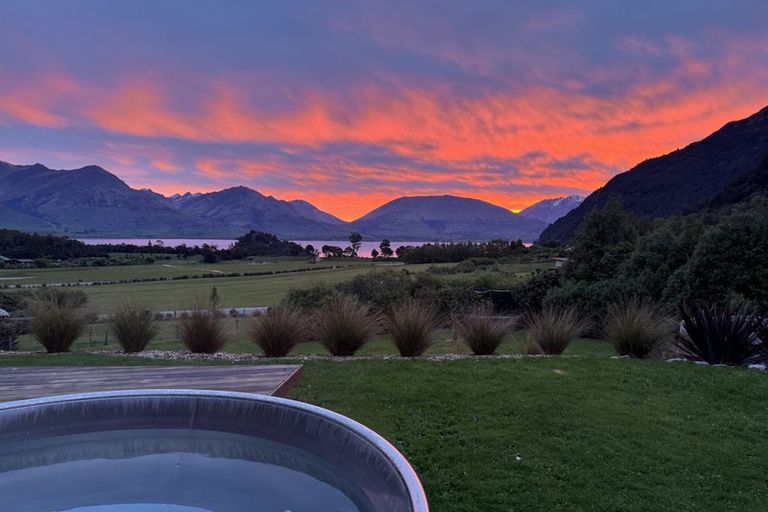 Photo of property in 18 Lookout Drive, Mount Creighton, Queenstown, 9371