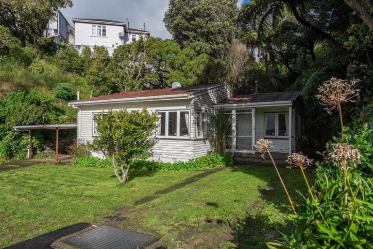 Photo of property in 2 Birdwood Street, Karori, Wellington, 6012