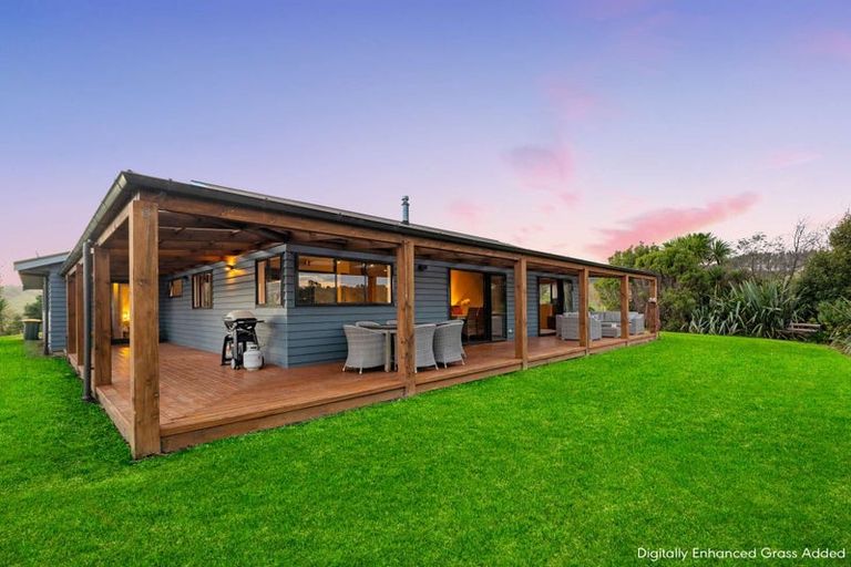 Photo of property in 499 Shelly Beach Road, South Head, Helensville, 0874
