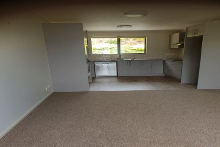 Photo of property in 17 Makiri Street, Helensville, 0800