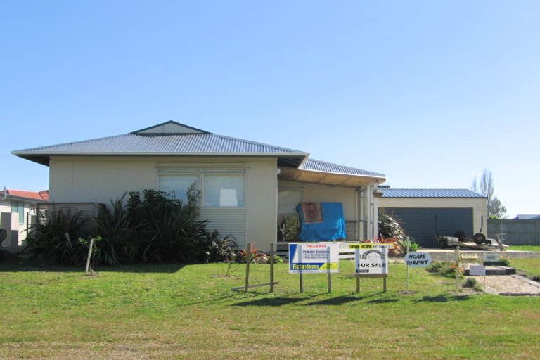 Photo of property in 14 Hawk Hill Crescent, Cooks Beach, Whitianga, 3591