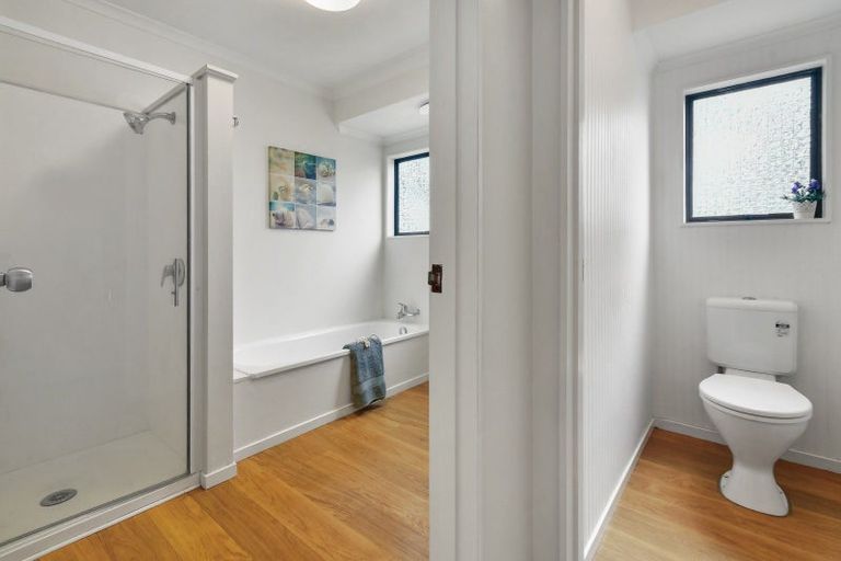 Photo of property in 7 Cumbrian Place, Conifer Grove, Takanini, 2112