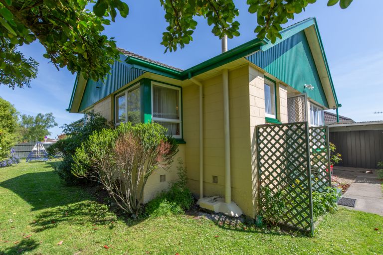Photo of property in 138 Northcote Road, Northcote, Christchurch, 8052