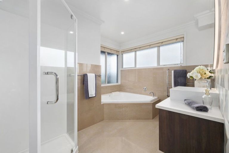 Photo of property in 72 Compass Way, Half Moon Bay, Auckland, 2012