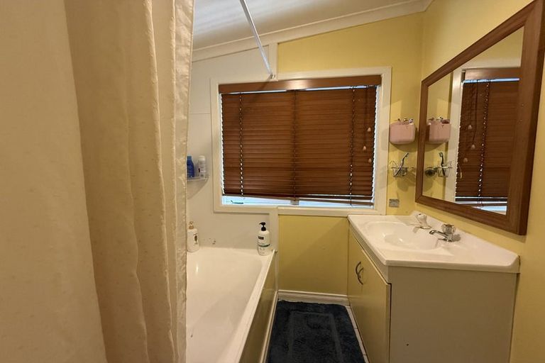 Photo of property in 1/12 Beach Road, Pahurehure, Papakura, 2113